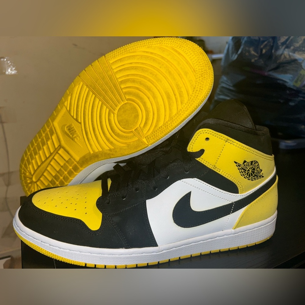 Air Jordan Retro 1 Mid, New Love Gem